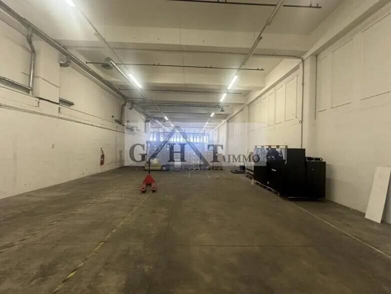 Industrial in Montreuil for sale - Interior Photo - Image 3 of 10