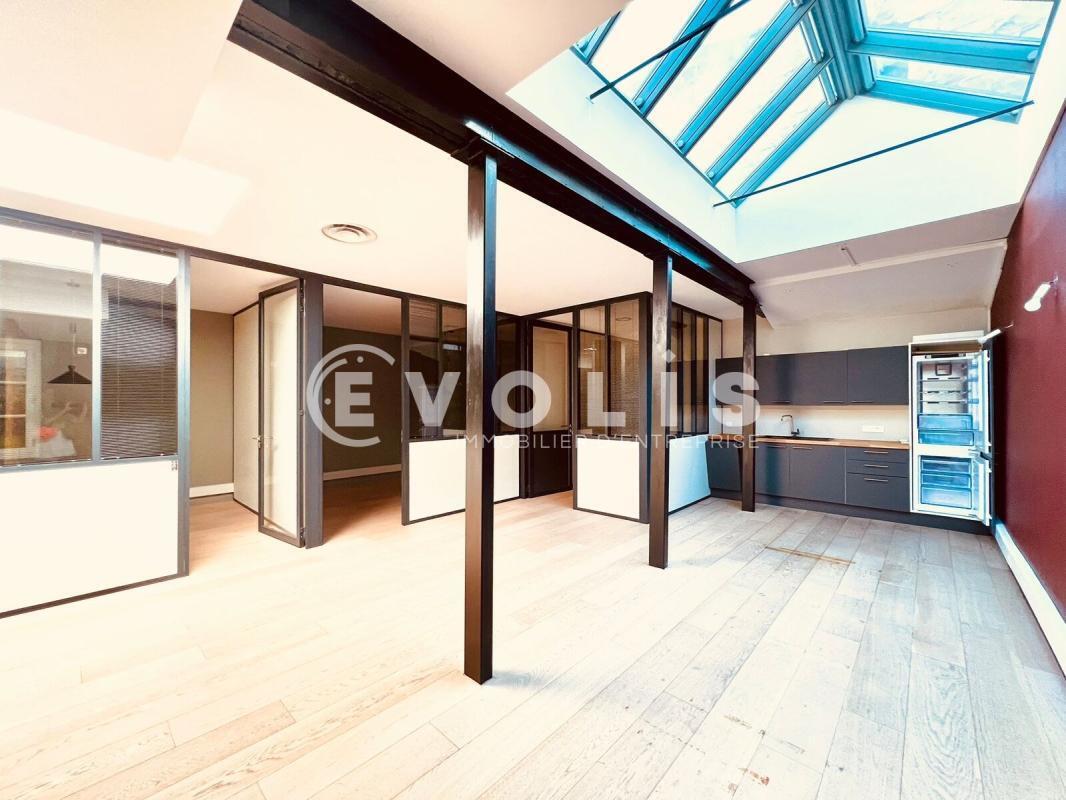 Office in Bordeaux for lease Interior Photo- Image 1 of 8