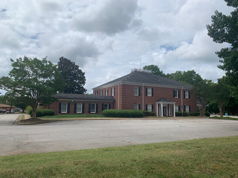 700 W King St, Kings Mountain, NC for sale - Primary Photo - Image 1 of 1