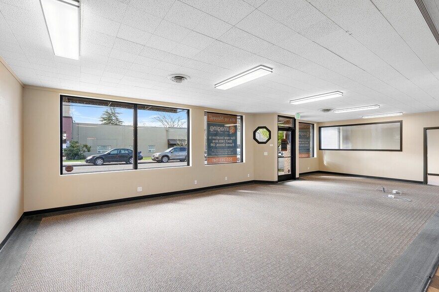 305 NE Russell St, Portland, OR à louer - Photo du bâtiment - Image 3 de 10