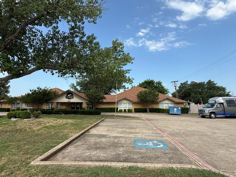1935 Old Denton Rd, Carrollton, TX for sale - Building Photo - Image 2 of 16