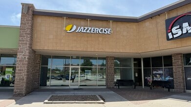 13215-13483 W Center Rd, Omaha, NE à louer Photo du bâtiment- Image 1 de 10