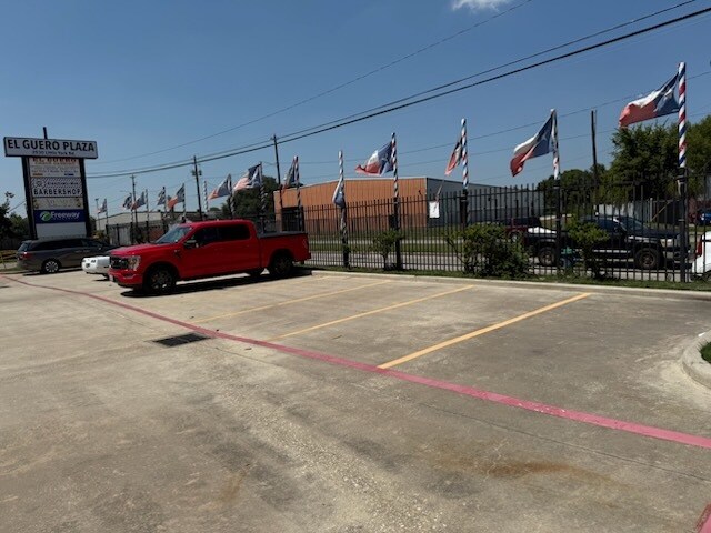 2030 Little York Rd, Houston, TX à louer - Photo du bâtiment - Image 3 de 9