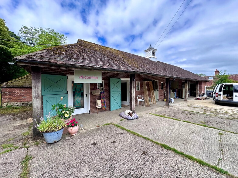 Thame Rd, Long Crendon for lease - Building Photo - Image 1 of 15