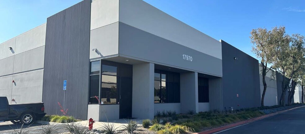 17950-17970 Ajax Cir, City Of Industry, CA for lease - Building Photo - Image 2 of 3