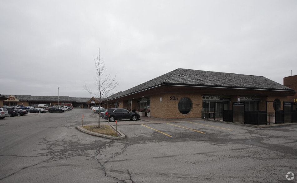 211 Marycroft Ave, Vaughan, ON for lease - Building Photo - Image 2 of 7