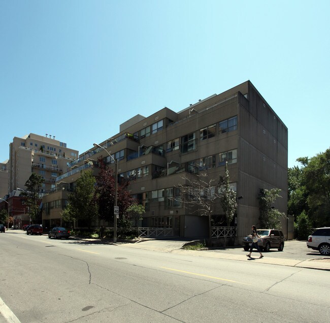 More details for 111 Merton St, Toronto, ON - Multifamily for Sale