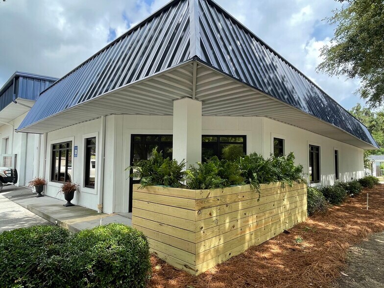 8115 Waters Ave, Savannah, GA à vendre - Photo du bâtiment - Image 2 de 30