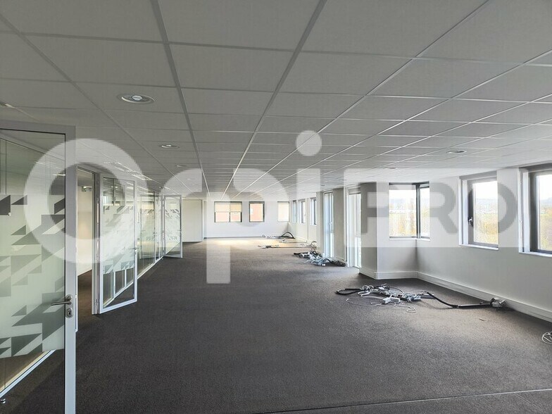 Office in Bezannes for lease - Interior Photo - Image 2 of 5