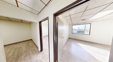 633 S 4th St, Las Vegas, NV for lease Interior Photo- Image 2 of 2