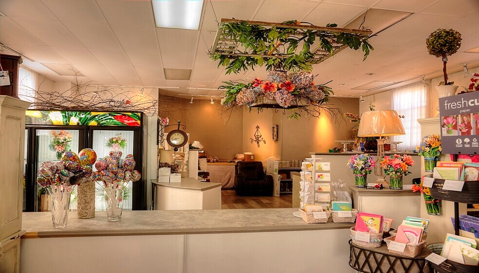 99-103 Tillinghast Ave, Warwick, RI à vendre - Photo intérieure - Image 2 de 5