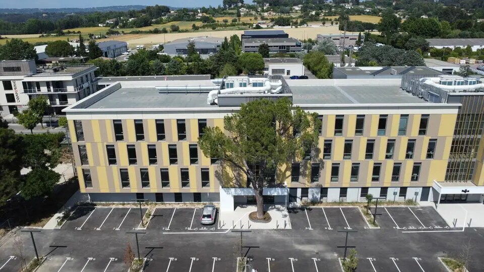 Bureau dans Aix-en-Provence à louer - Photo du bâtiment - Image 1 de 7
