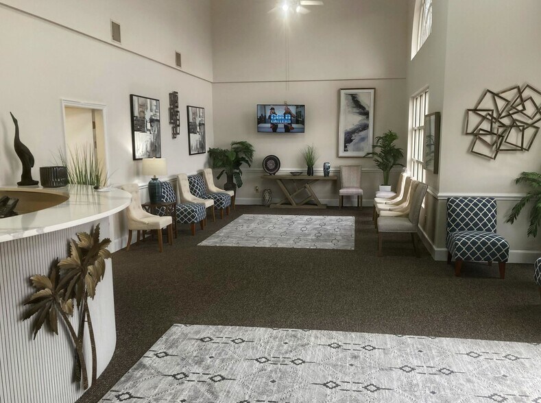 1230 John B White SR Blvd, Spartanburg, SC à louer - Hall d’entrée - Image 3 de 10