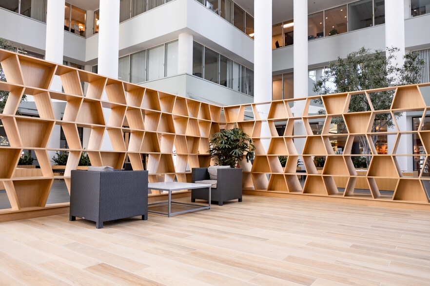 19100-19200 Von Karman Ave, Irvine, CA for lease - Building Photo - Image 3 of 20