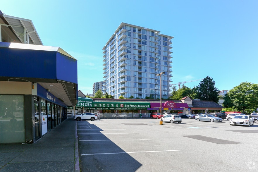 8360 Granville Ave, Richmond, BC à louer - Photo du bâtiment - Image 2 de 2