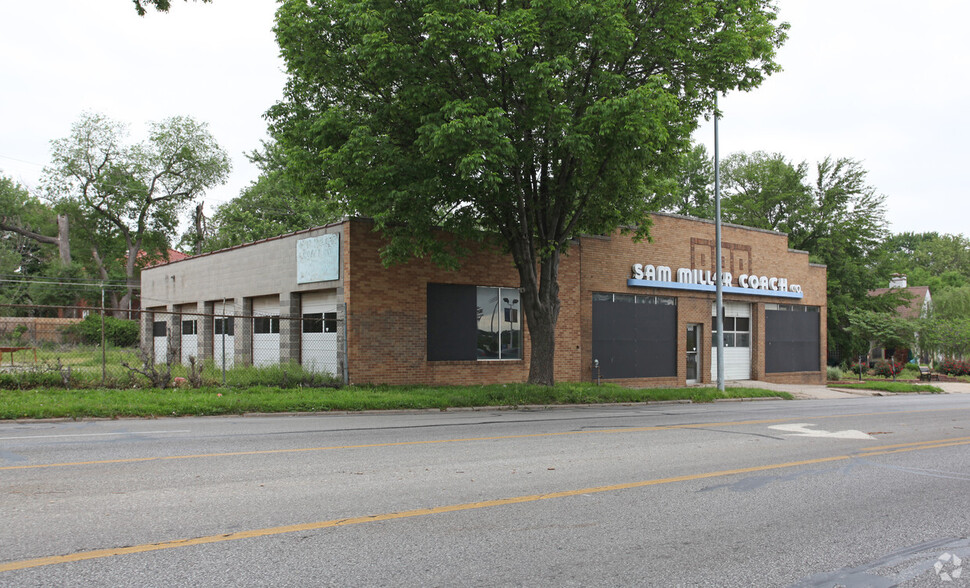 5406-5408 Troost Ave, Kansas City, MO à vendre - Photo principale - Image 1 de 3