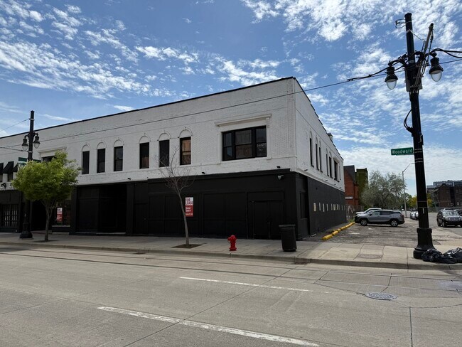Plus de détails pour 4161 Woodward Ave, Detroit, MI - Commerce de détail à louer