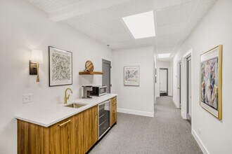 610 W Roosevelt Rd, Wheaton, IL à louer Photo intérieure- Image 2 de 5