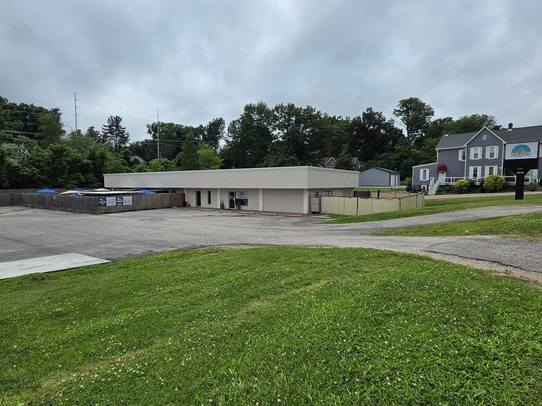 2920 Mt Vernon Ave, Evansville, IN for sale - Building Photo - Image 1 of 4