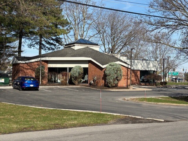 6780 E Genesee St, Fayetteville, NY à vendre - Photo du bâtiment - Image 2 de 3