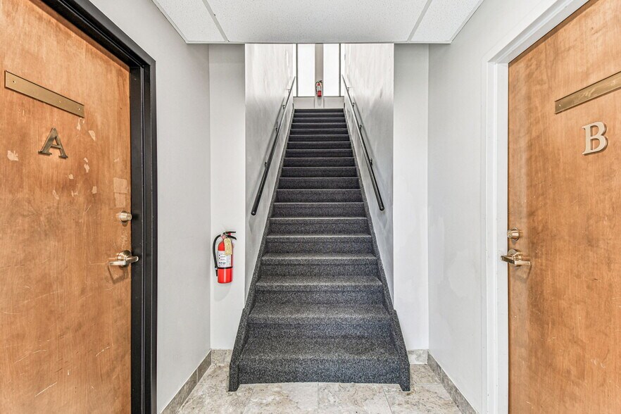 3804 Gunn Hwy, Tampa, FL à vendre - Photo du bâtiment - Image 2 de 27