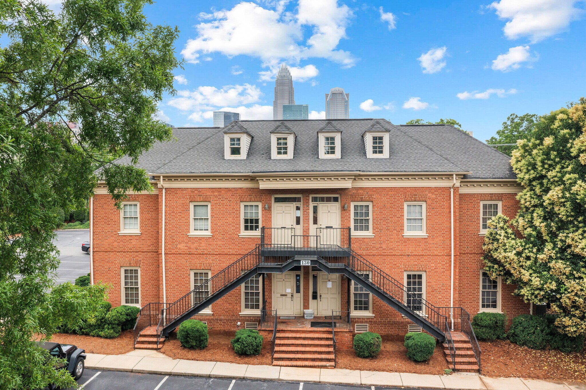 130 N Mcdowell St, Charlotte, NC à vendre Photo du bâtiment- Image 1 de 28