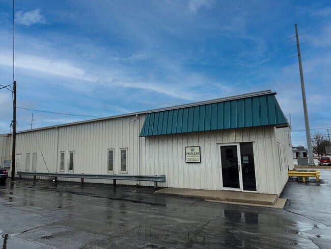 Plus de détails pour 1804 W 2nd St, Marion, IN - Industriel à louer