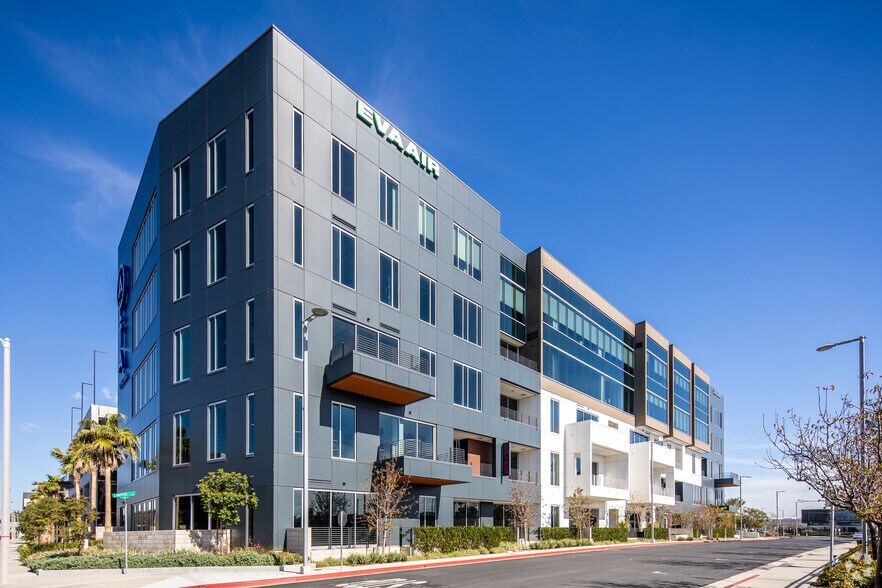 2125-2155 Campus Dr, El Segundo, CA à vendre - Photo du bâtiment - Image 2 de 3