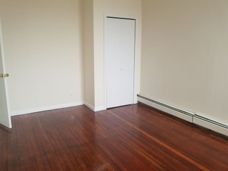579 West Side Ave, Jersey City, NJ à vendre - Photo du bâtiment - Image 2 de 15