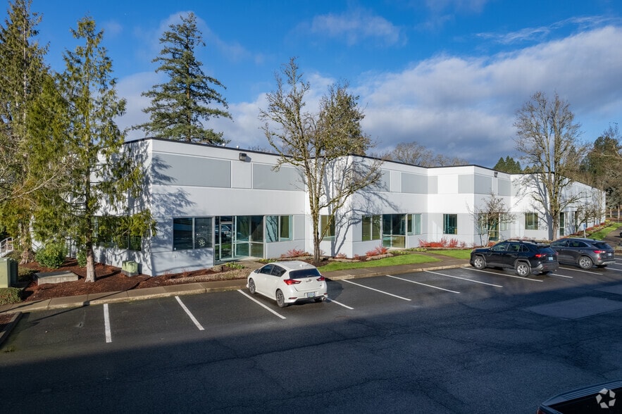 10200 SW Allen Blvd, Beaverton, OR à louer - Photo du bâtiment - Image 2 de 6