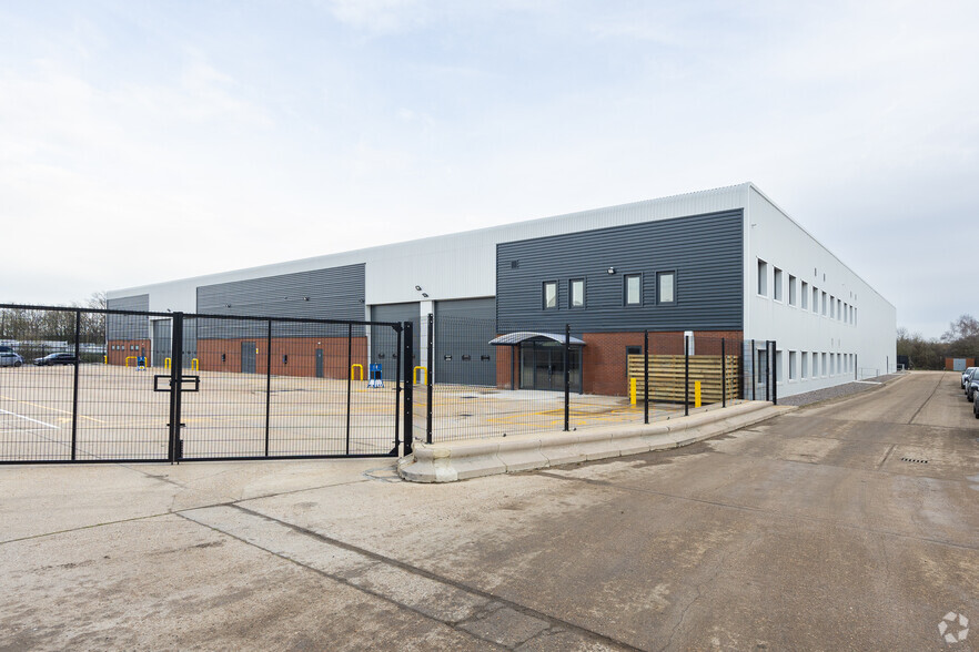 Crittall Rd, Witham for lease - Primary Photo - Image 1 of 2