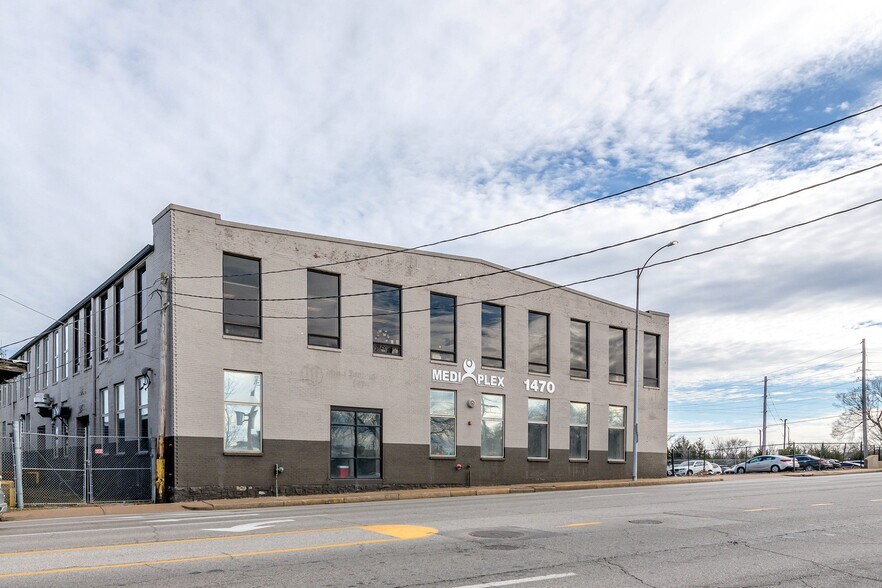 1470 S Vandeventer Ave, Saint Louis, MO à vendre - Photo du bâtiment - Image 3 de 19