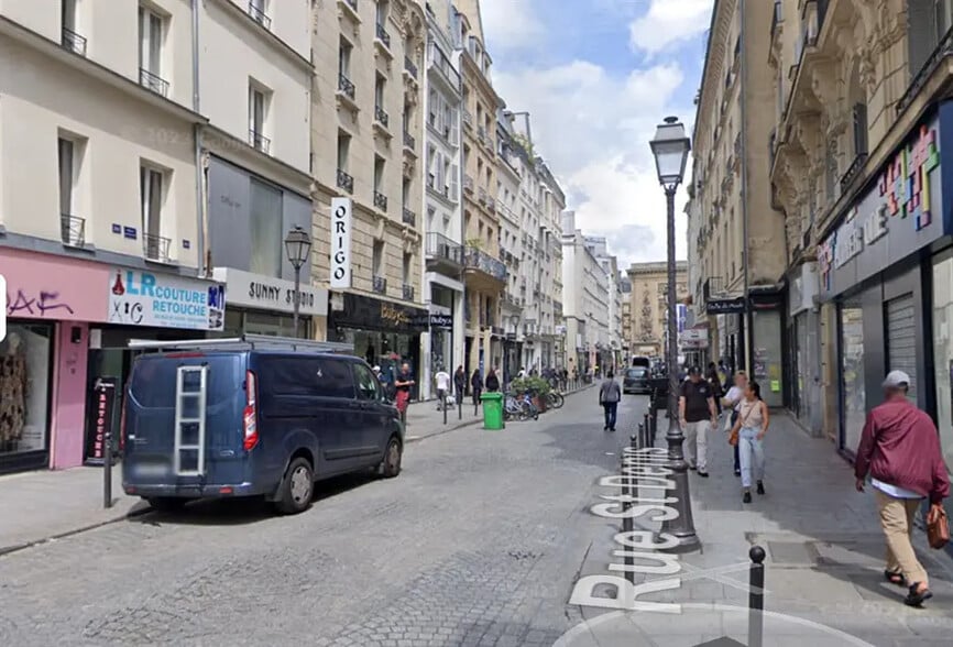 Retail in Paris for lease - Building Photo - Image 2 of 3