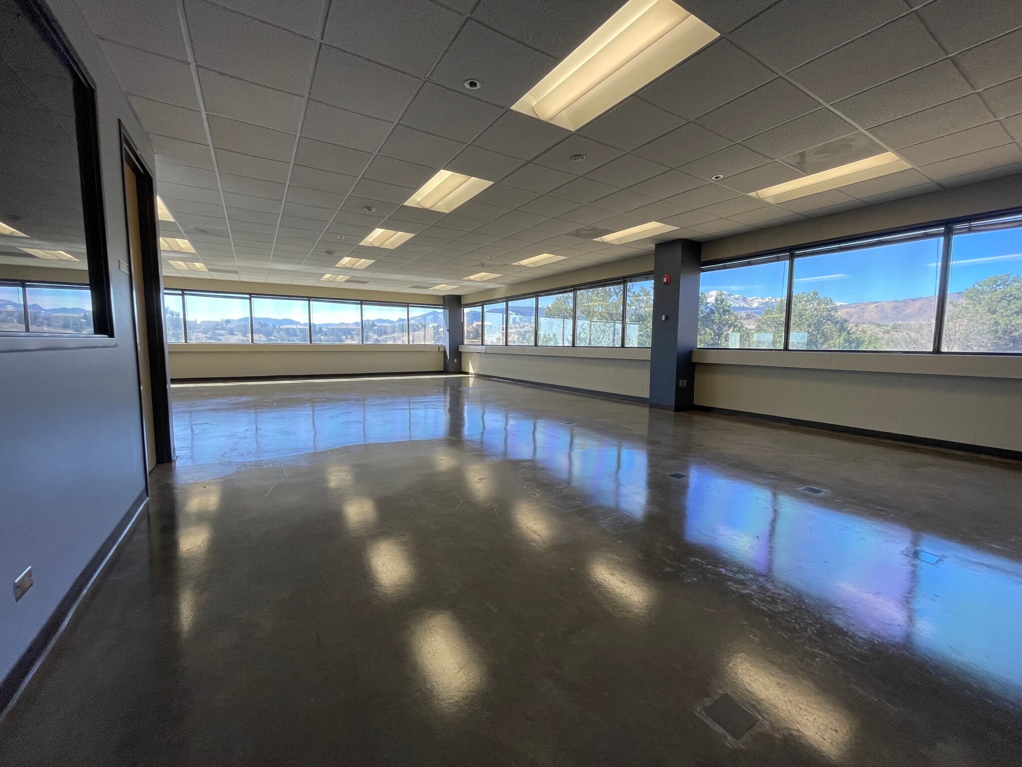 5550 Tech Center Dr, Colorado Springs, CO for lease Interior Photo- Image 1 of 11