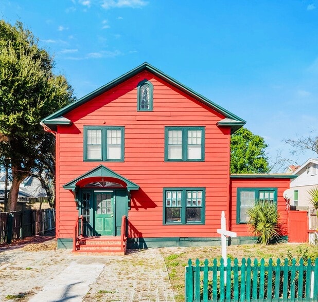 415 Braddock Ave, Daytona Beach, FL for sale - Primary Photo - Image 1 of 45