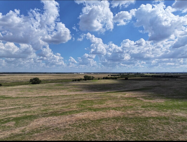 County Street 2810, Chickasha, OK à vendre - Photo du bâtiment - Image 3 de 4