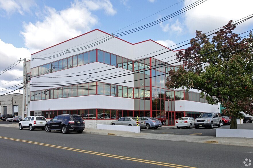 325 S River St, Hackensack, NJ à louer - Photo du bâtiment - Image 1 de 2