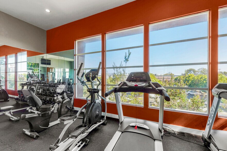 1325 40th St, Emeryville, CA à louer - Photo intérieure - Image 3 de 42