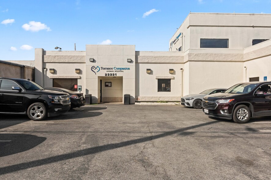 22221 S Vermont Ave, Torrance, CA à vendre - Photo du bâtiment - Image 3 de 9