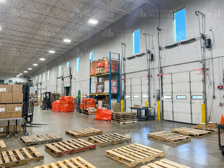 11601 Interchange Dr, Louisville, KY for lease - Building Photo - Image 2 of 4