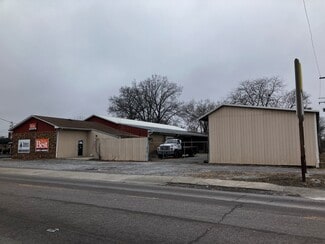 More details for 221 N Main St, Benton, IL - Retail for Sale