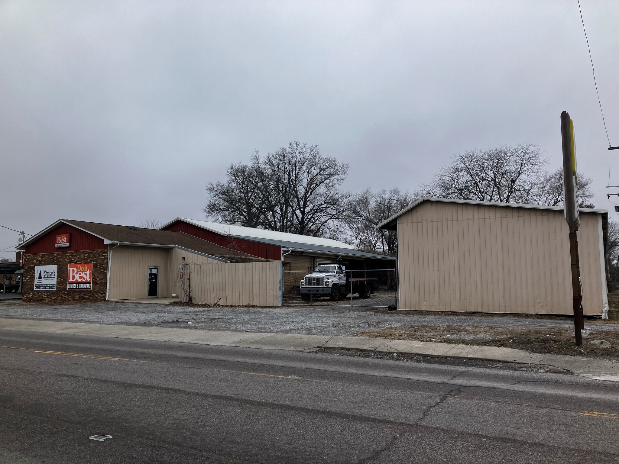 221 N Main St, Benton, IL for sale Primary Photo- Image 1 of 25