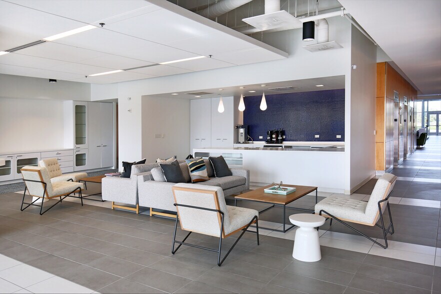 6000 Connection Dr, Irving, TX for lease - Interior Photo - Image 2 of 12