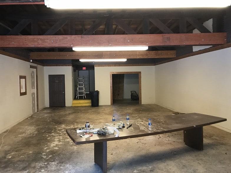 1717 Warm Springs Rd, Columbus, GA for lease - Interior Photo - Image 2 of 4