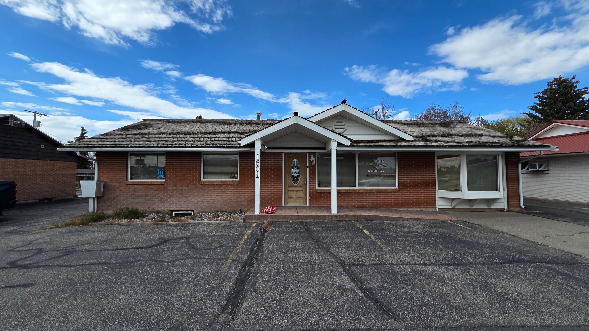 1601 E 17th St, Idaho Falls, ID for lease Interior Photo- Image 1 of 11