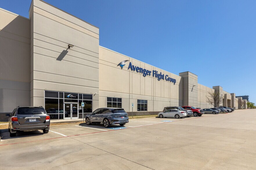 2800 Valley View Ln, Irving, TX for lease - Building Photo - Image 3 of 5
