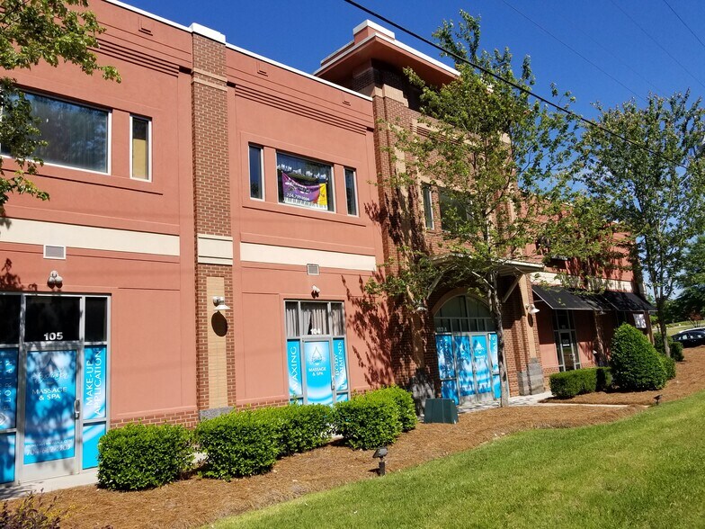 807 Williamson Rd, Mooresville, NC à louer - Photo du bâtiment - Image 3 de 8