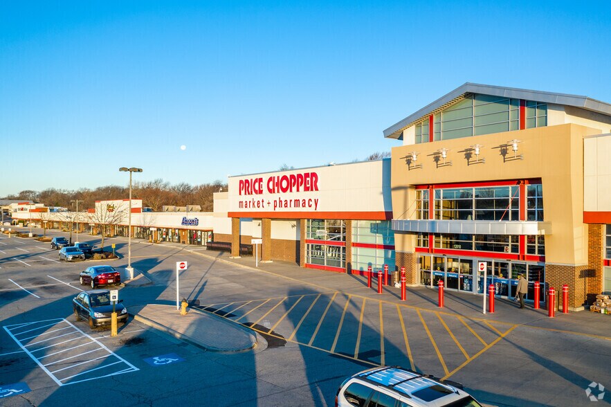 11966-12230 Shawnee Mission Pky, Shawnee, KS à louer - Photo du bâtiment - Image 1 de 8