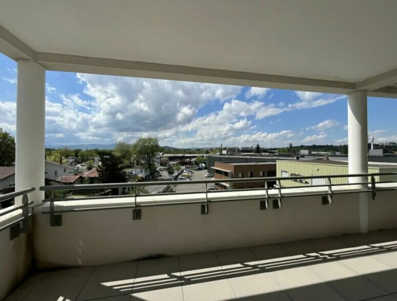 Bureau dans Dardilly à louer - Photo du bâtiment - Image 3 de 15