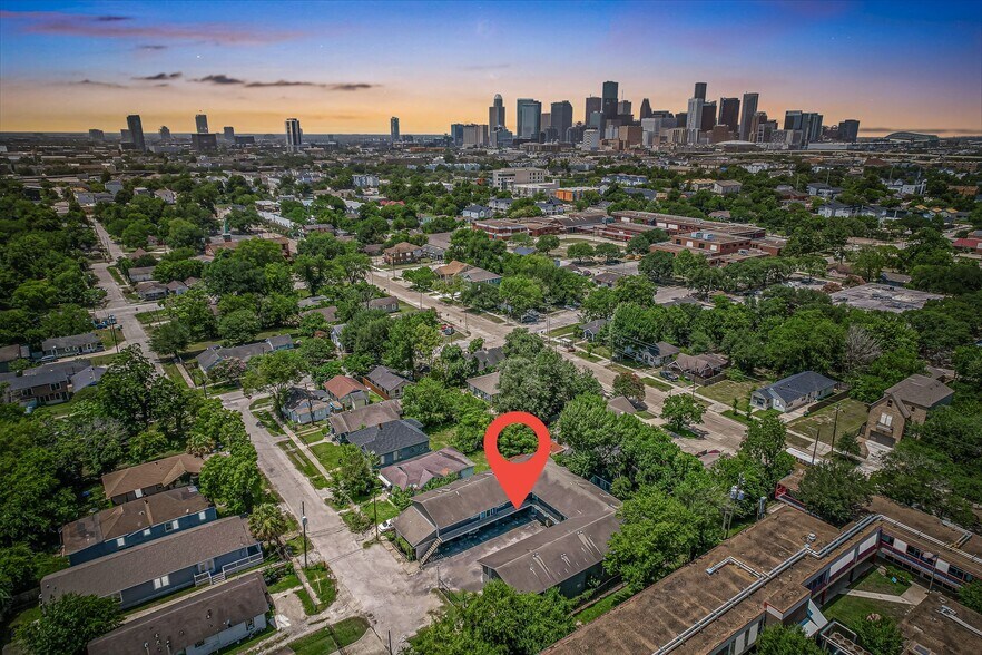 2819 Berry St, Houston, TX à vendre - Photo du bâtiment - Image 2 de 19